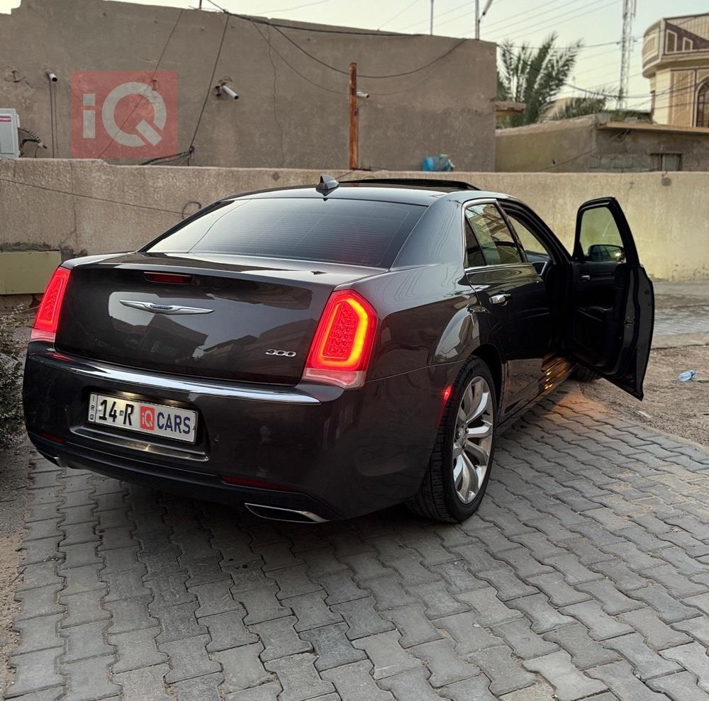 كرايسلر 300
